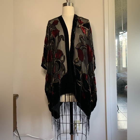 Silk velvet robe with fringe - Picture 2 of 7